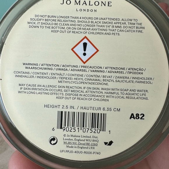 Jo Malone Wild Bluebell Candle - PRICE FIRM - Picture 4 of 4